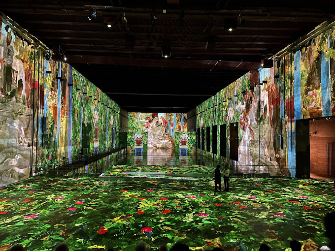 Projection immersive aux Bassins des Lumières à Bordeaux