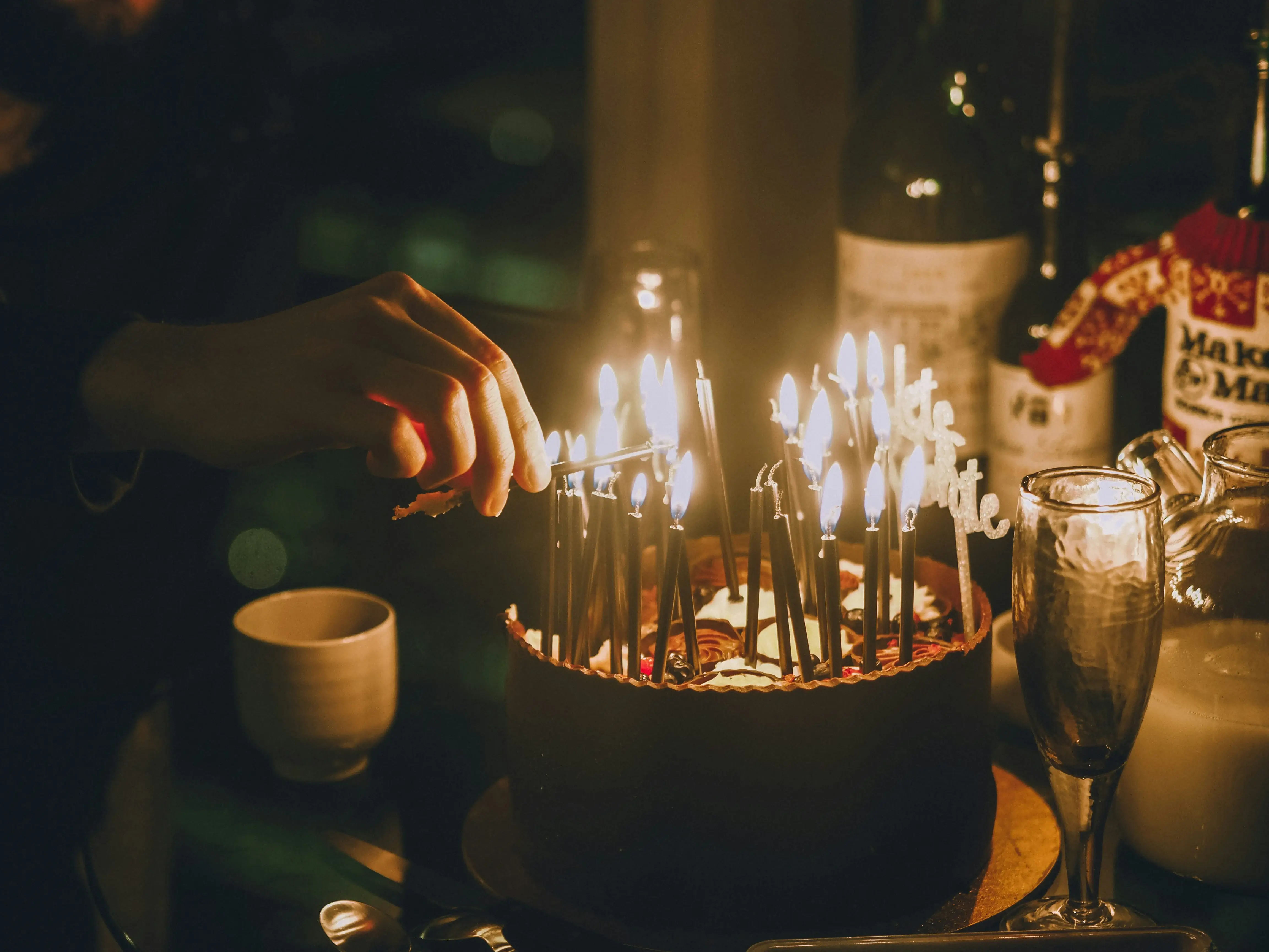 Gâteau d'anniversaire après du Lancer du hache